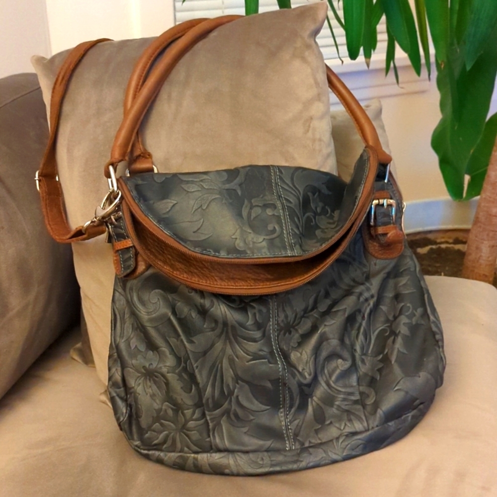 Shoulder leather handbag